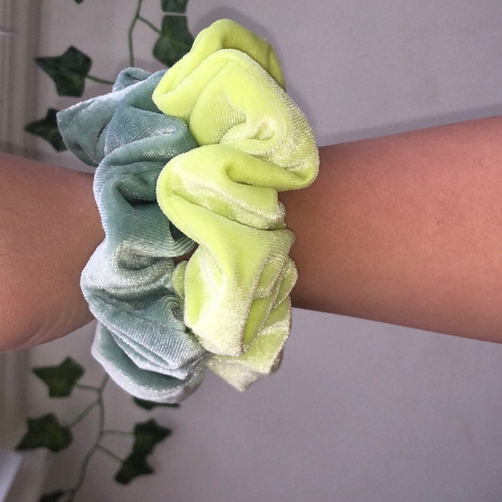 A scrunchie bundle